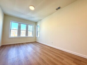 2543 W 39th Pl in Chicago, IL - Building Photo - Building Photo