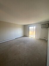 2114 Valleyhigh Dr NW, Unit B207 in Rochester, MN - Building Photo - Building Photo