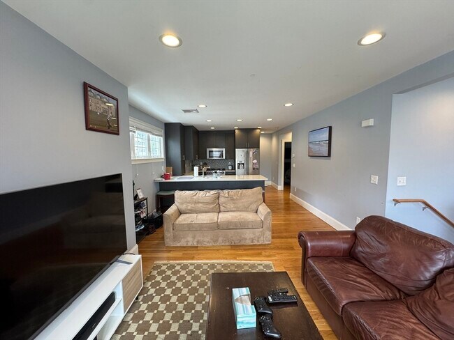 10-12-12 Chestnut St in Belmont, MA - Building Photo - Building Photo