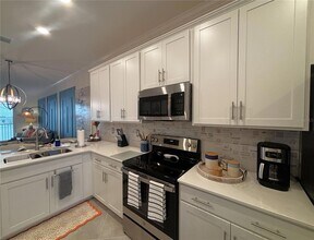 12140 Wellen Golf St, Unit 404 in Venice, FL - Building Photo - Building Photo