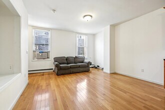 66 Chestnut Ave in Jersey City, NJ - Building Photo - Building Photo