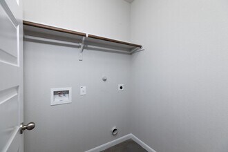 926 Country Club Dr in Seguin, TX - Building Photo - Building Photo
