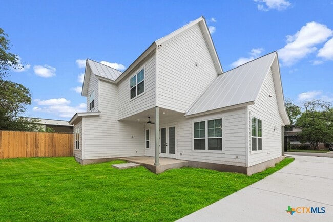 158 S Academy Ave