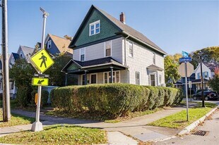 890 S Goodman St in Rochester, NY - Building Photo
