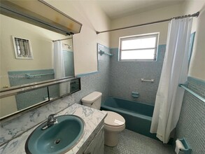 1300 N 17th Ave in Hollywood, FL - Building Photo - Building Photo