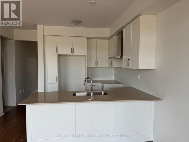 1583 Savoline Blvd in Milton, ON - Building Photo - Building Photo