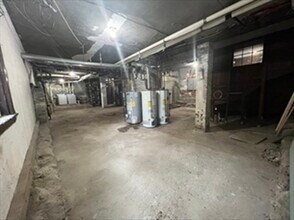 759 Boylston St, Unit 2 in Chestnut Hill, MA - Building Photo - Building Photo
