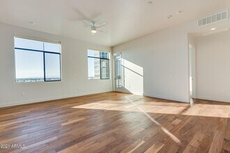 3131 N Central Ave in Phoenix, AZ - Building Photo - Building Photo