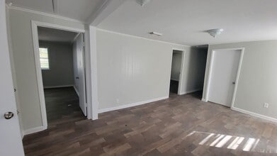 355 W Bolivar St in Vidor, TX - Building Photo - Building Photo