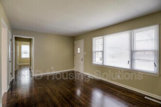 6811 E 98th Terrace in Kansas City, MO - Building Photo - Building Photo