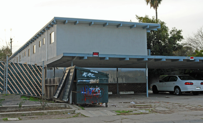 3303 Franklin Ave in Stockton, CA - Building Photo - Building Photo