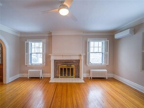 860 Park Ave, Unit 1 in Rochester, NY - Building Photo - Building Photo