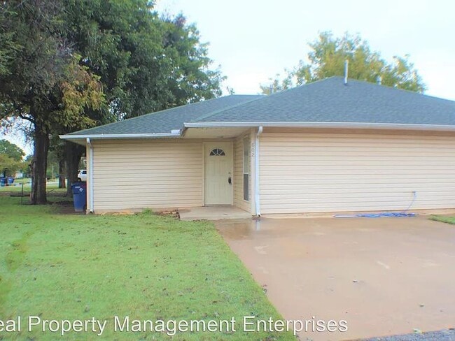 property at 804 E Forrest St