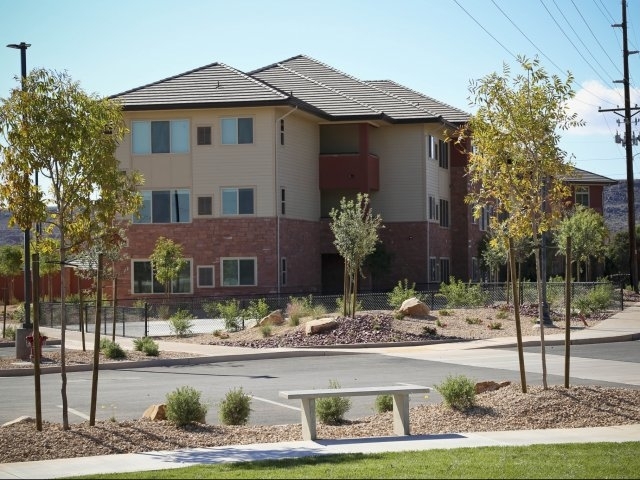 The Village at Heritage Court in Saint George, UT - Foto de edificio - Building Photo