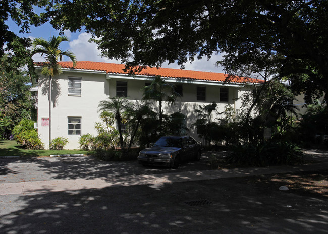 Santander Isles in Miami, FL - Building Photo - Building Photo