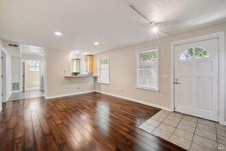 711 San Anselmo Ave in San Anselmo, CA - Building Photo - Building Photo