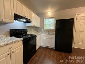 206 W 15th St in Newton, NC - Building Photo - Building Photo