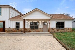 2877 Conveyor Dr in Burleson, TX - Building Photo