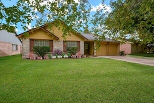 3315 Honey Creek Dr in Houston, TX - Building Photo