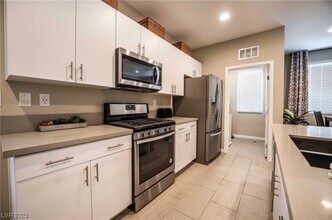 11250 Hidden Peak Ave-Unit -305 in Las Vegas, NV - Building Photo - Building Photo