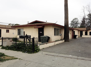 869-875 W 8th St in Pomona, CA - Building Photo - Building Photo