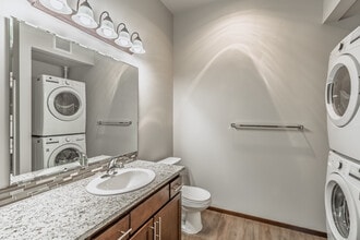 Emory Lofts in Arlington, WA - Foto de edificio - Interior Photo