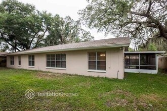 2314 Medford Ln in Brandon, FL - Foto de edificio - Building Photo