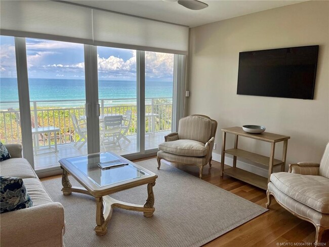 property at 579 NE Plantation Rd