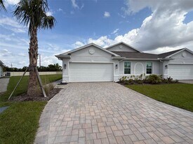 9404 Sunbeam Cir in Punta Gorda, FL - Building Photo