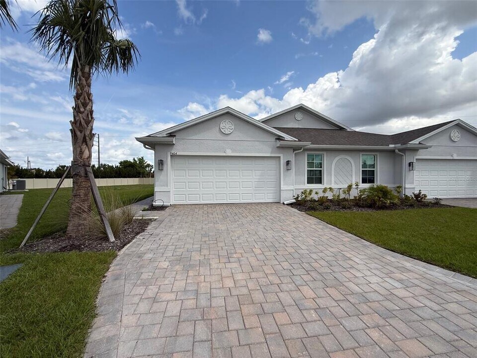 9404 Sunbeam Cir in Punta Gorda, FL - Building Photo