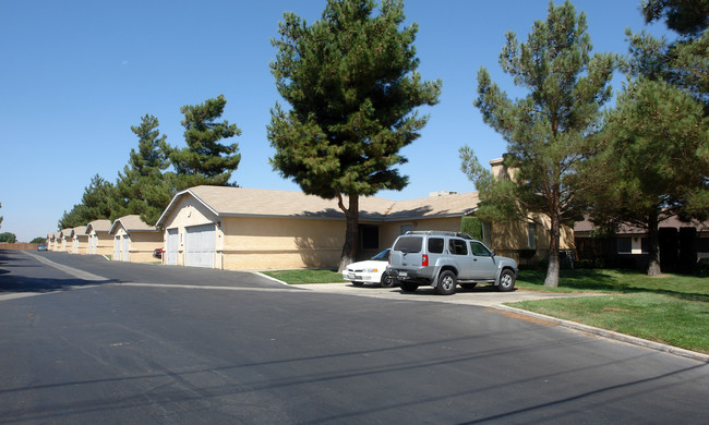 8890 G Ave in Hesperia, CA - Building Photo - Building Photo