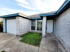 11 Flamingo Ave in McAllen, TX - Building Photo