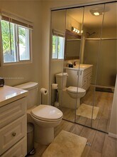 4240 NE 8th Ave in Oakland Park, FL - Building Photo - Building Photo