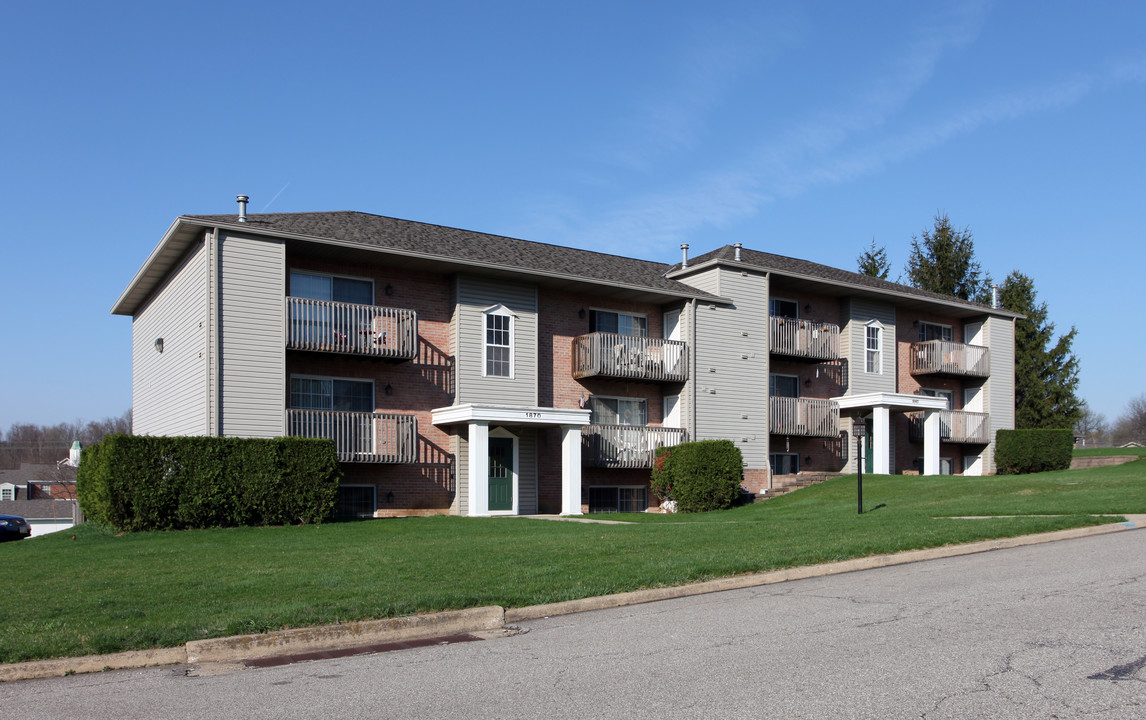 1860-1870 Chapelwood Blvd in Mansfield, OH - Building Photo