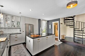 675 S Sierra Ave in Solana Beach, CA - Building Photo - Building Photo