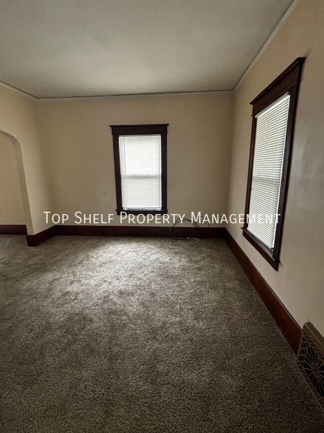1555 E Court Ave in Des Moines, IA - Building Photo - Building Photo