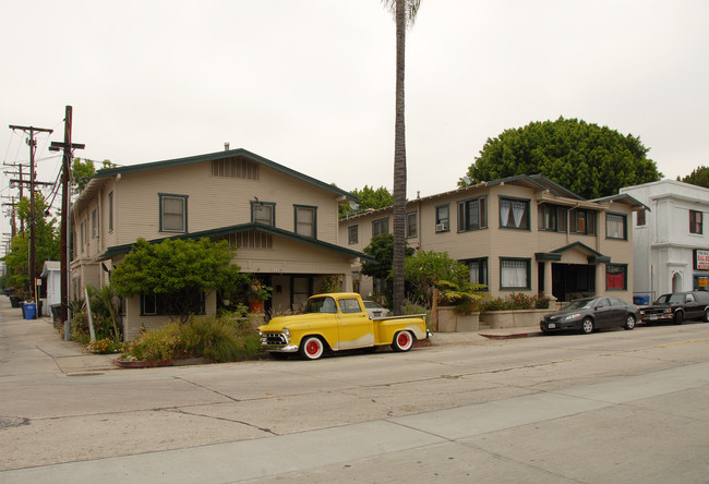 13317-13321 Penn St in Whittier, CA - Foto de edificio - Building Photo