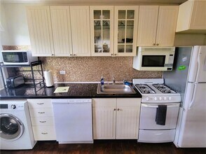 11 Hammond St in Newport, RI - Building Photo - Building Photo