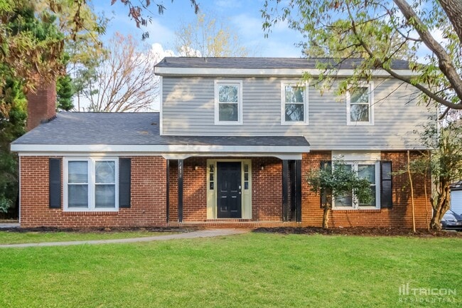 property at 7418 Palmetto Ct