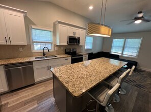 Room in House on Cedar Ave NW in Atlanta, GA - Building Photo - Building Photo