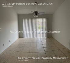 5231 Via Hacienda Cir in Orlando, FL - Foto de edificio - Building Photo