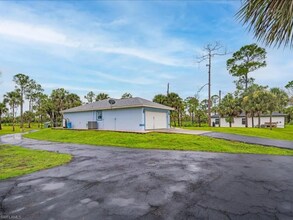 2820 22nd Ave SE in Naples, FL - Building Photo - Building Photo