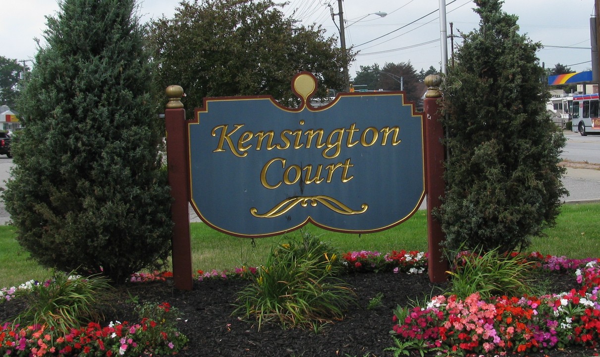 Kensington Court in North Olmsted, OH - Foto de edificio