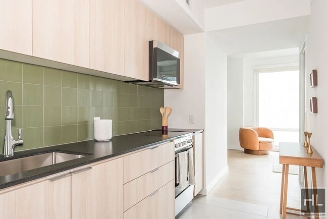 975 Nostrand Ave in Brooklyn, NY - Building Photo - Building Photo