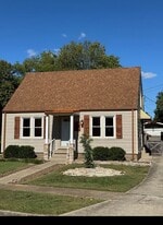 30 Bluegrass Ct in Bardstown, KY - Building Photo