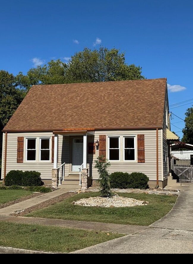 property at 30 Bluegrass Ct