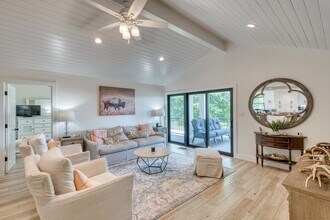 3305 Close Call in Horseshoe Bay, TX - Building Photo - Building Photo