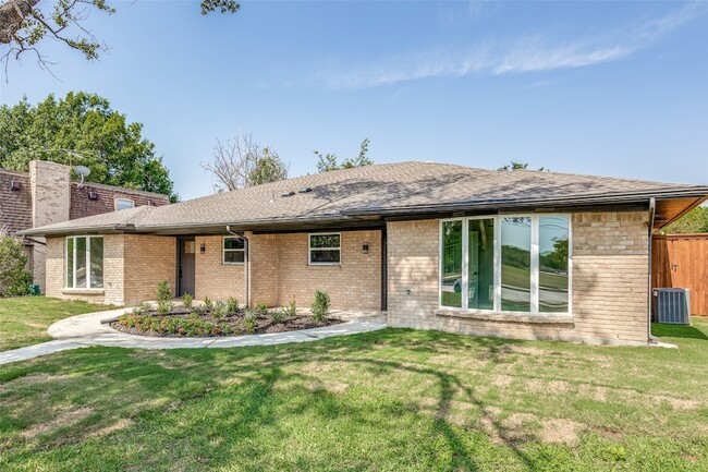 1235 Mill Valley Dr in Plano, TX - Foto de edificio - Building Photo