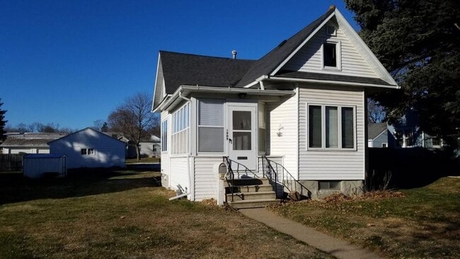 property at 1909 Clay St