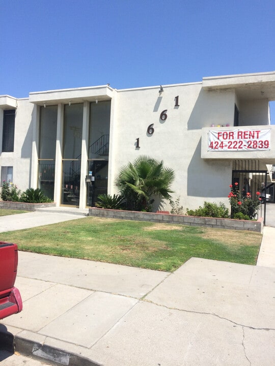1661 W 219th St in Torrance, CA - Building Photo